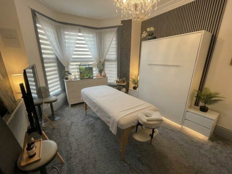 Massage Therapist in Seven Kings, Ilford | Damian