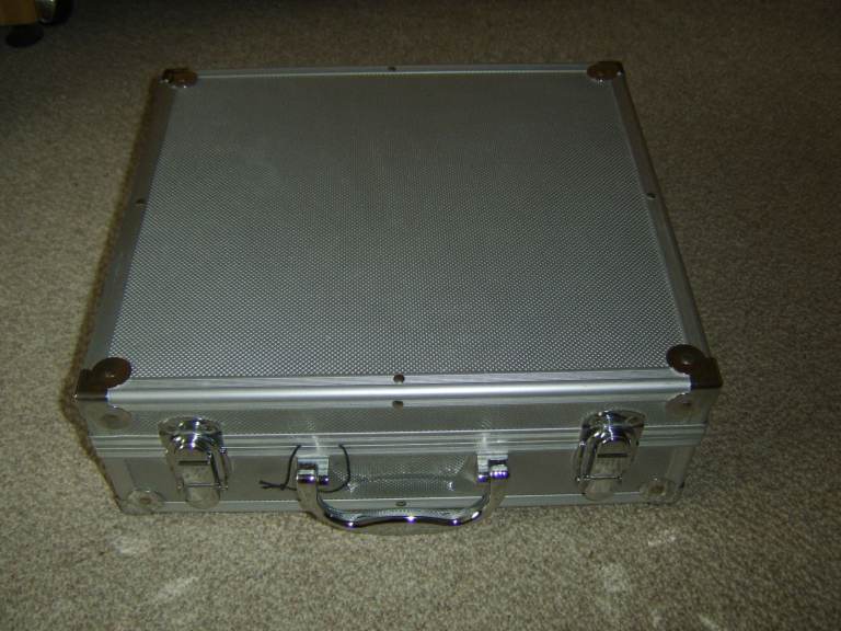 MAKEUP CASE WITH MIRROR