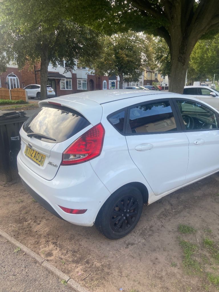 Ford, FIESTA, Hatchback, 2012, Manual, 1560 (cc), 5 doors