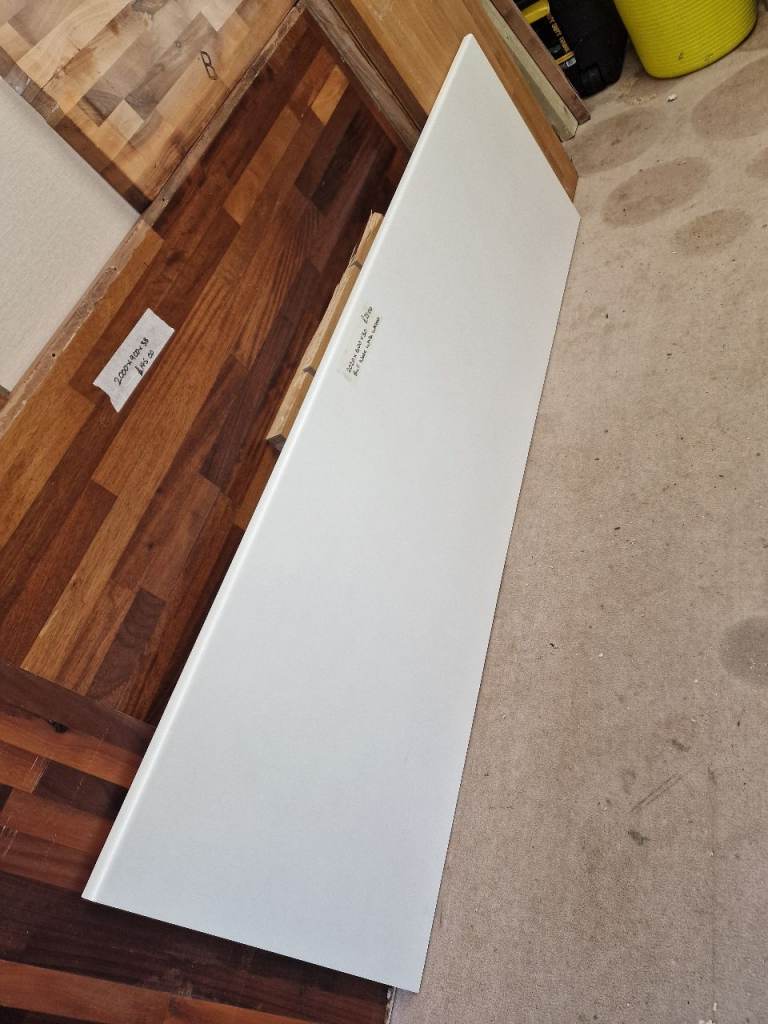 Kitchen Worktop - White - 2020 x 600 x 30 - Off-cut