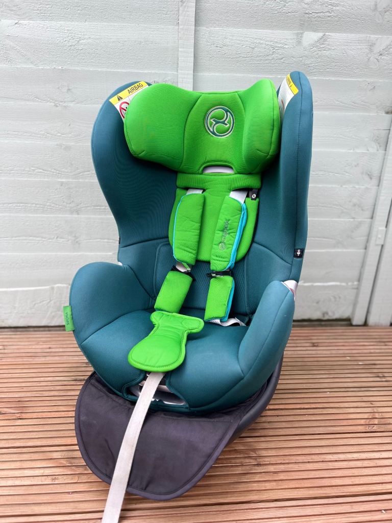 Cybex Sirona child car seat - rear & front facing 