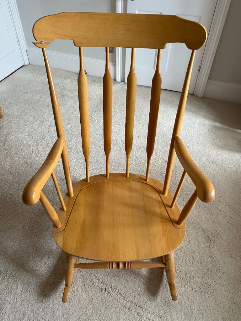 Wooden Rocking Chair – Good Condition, Minor Wear