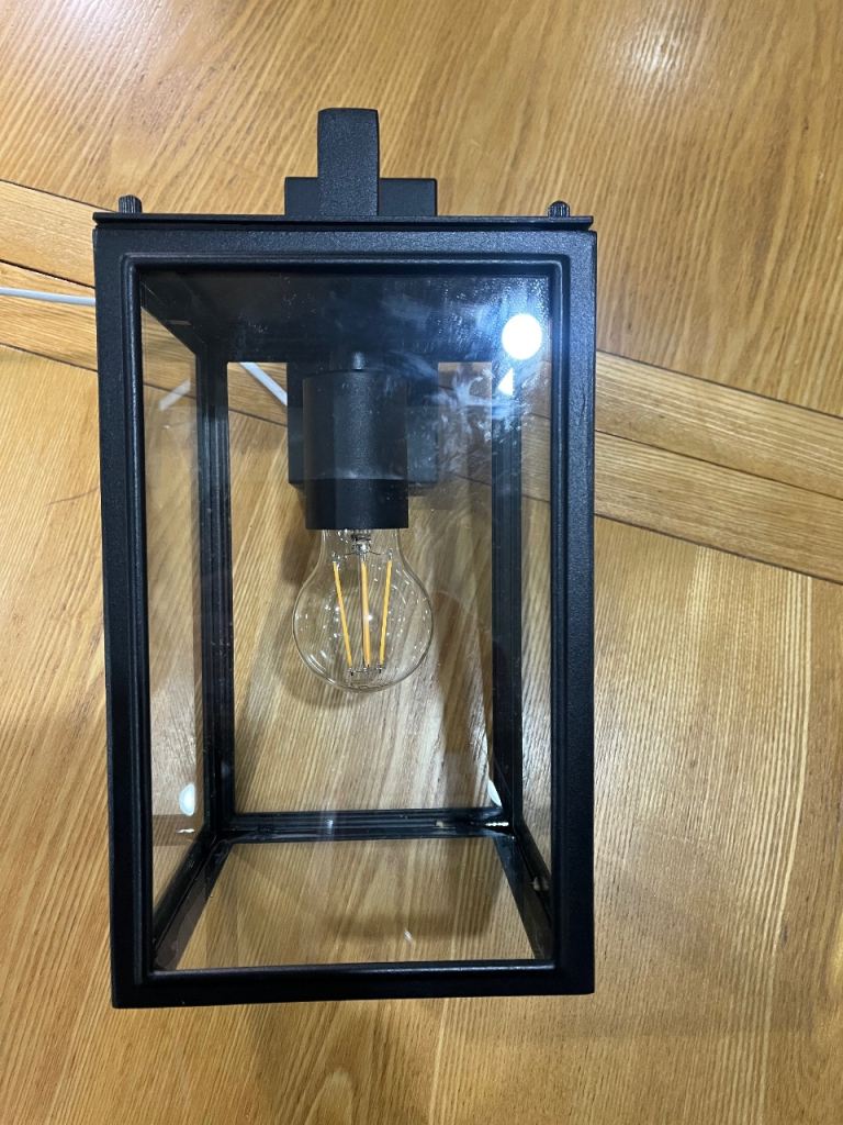 EXTERIOR WALL LIGHT