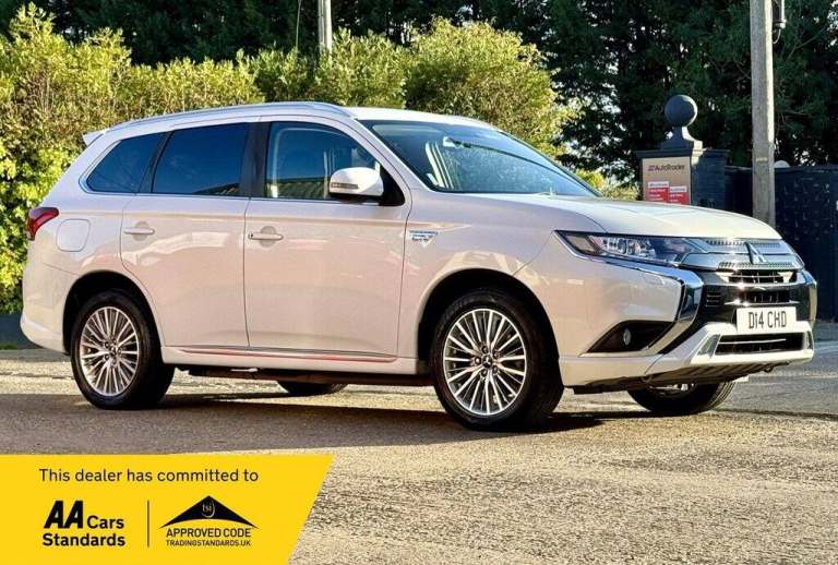 2019 Mitsubishi Outlander 2.4h TwinMotor 13.8kWh Juro CVT 4WD Euro 6 (s/s) 5dr ESTATE PETROL/ELEC...