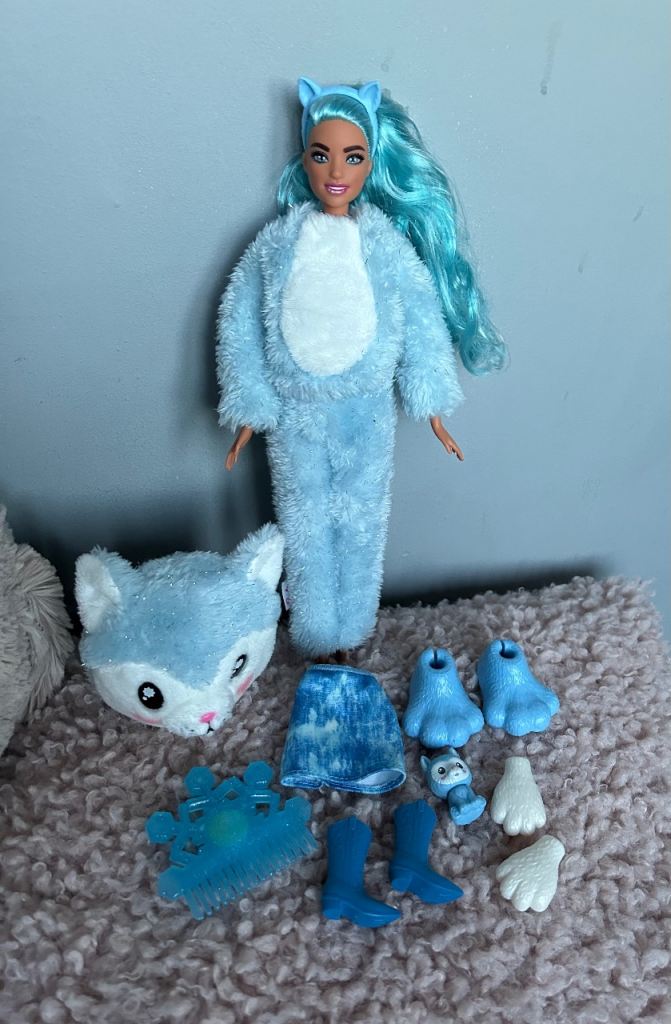 Barbie cutie reveal Husky doll set 