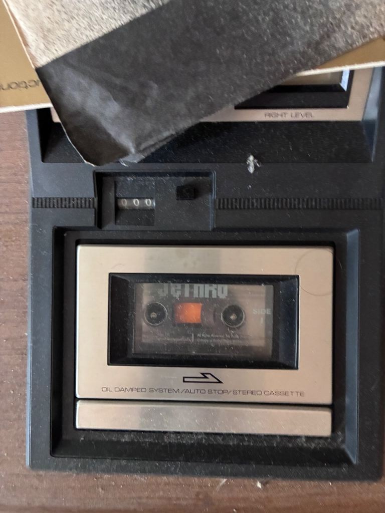 FREE Murphy Vintage Stereo System with Turntable and Speakers