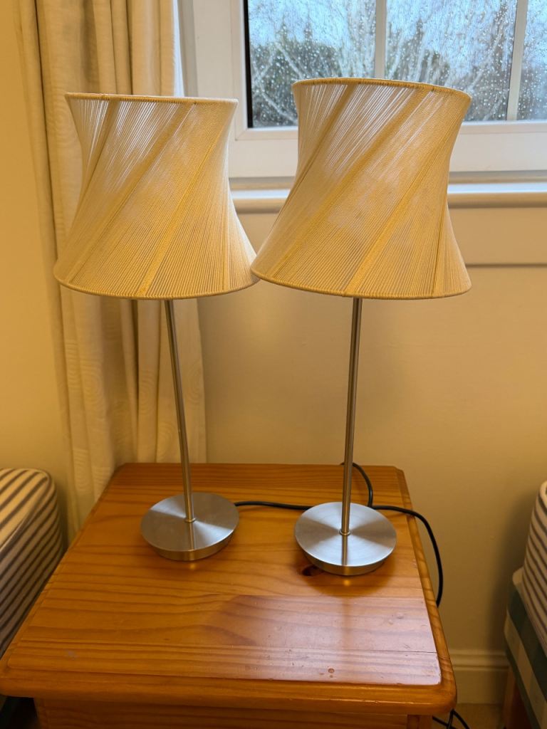 Pair of table lamps 