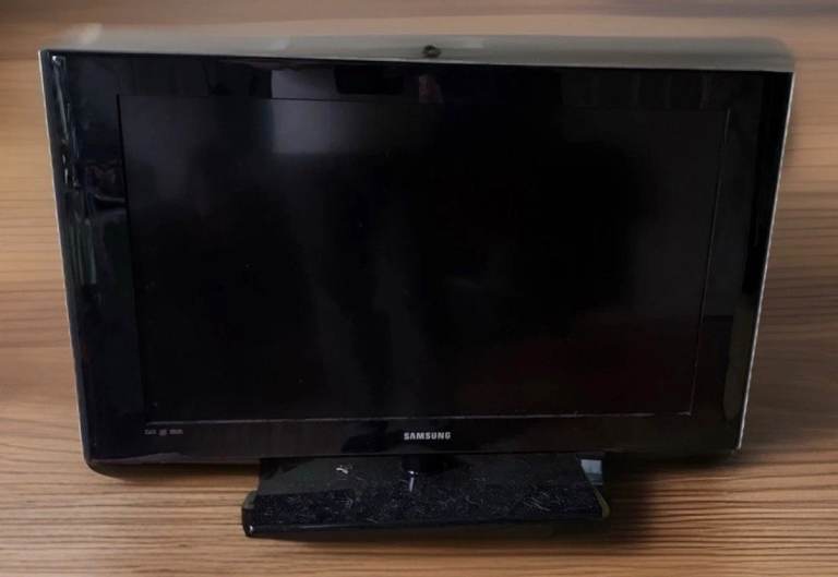 Samsung 32” LCD TV LE32A656 Full HD 1080p HDMI Retro Gaming SCART VGA