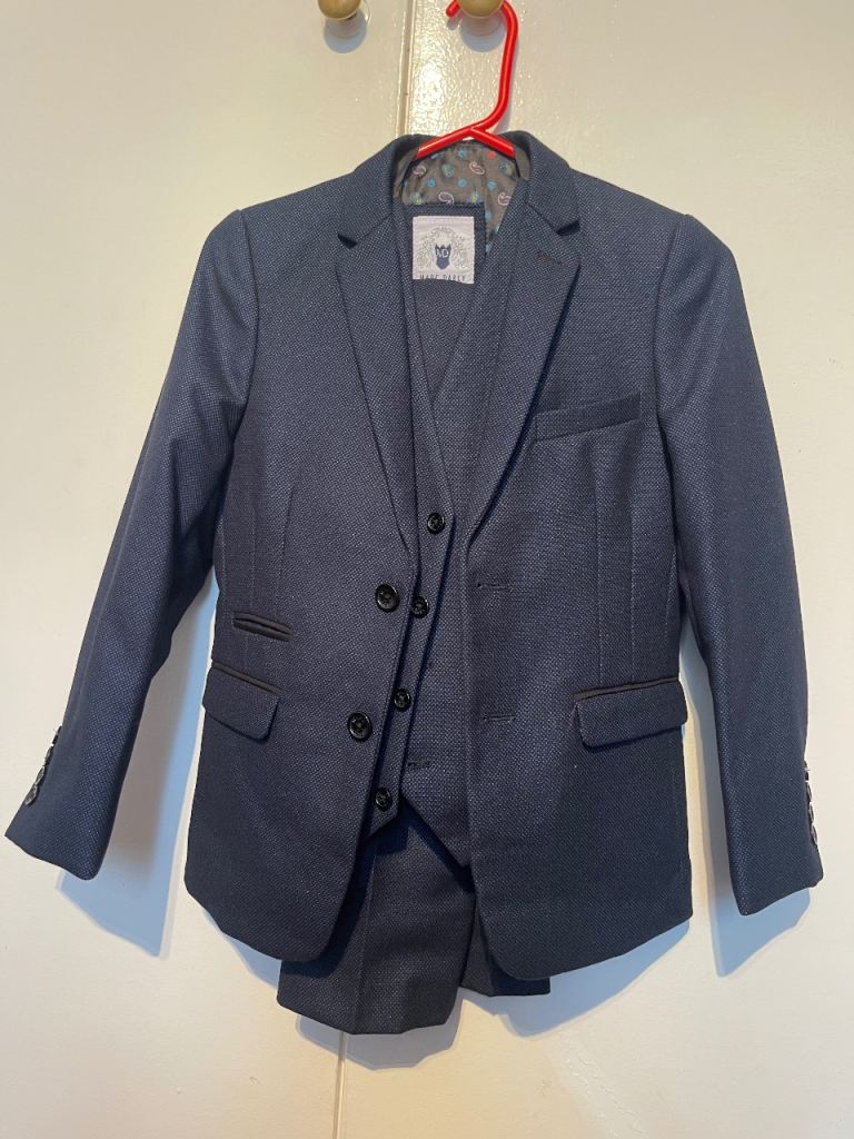Category: Boys’ Blazer / Suit Jacket Size 11