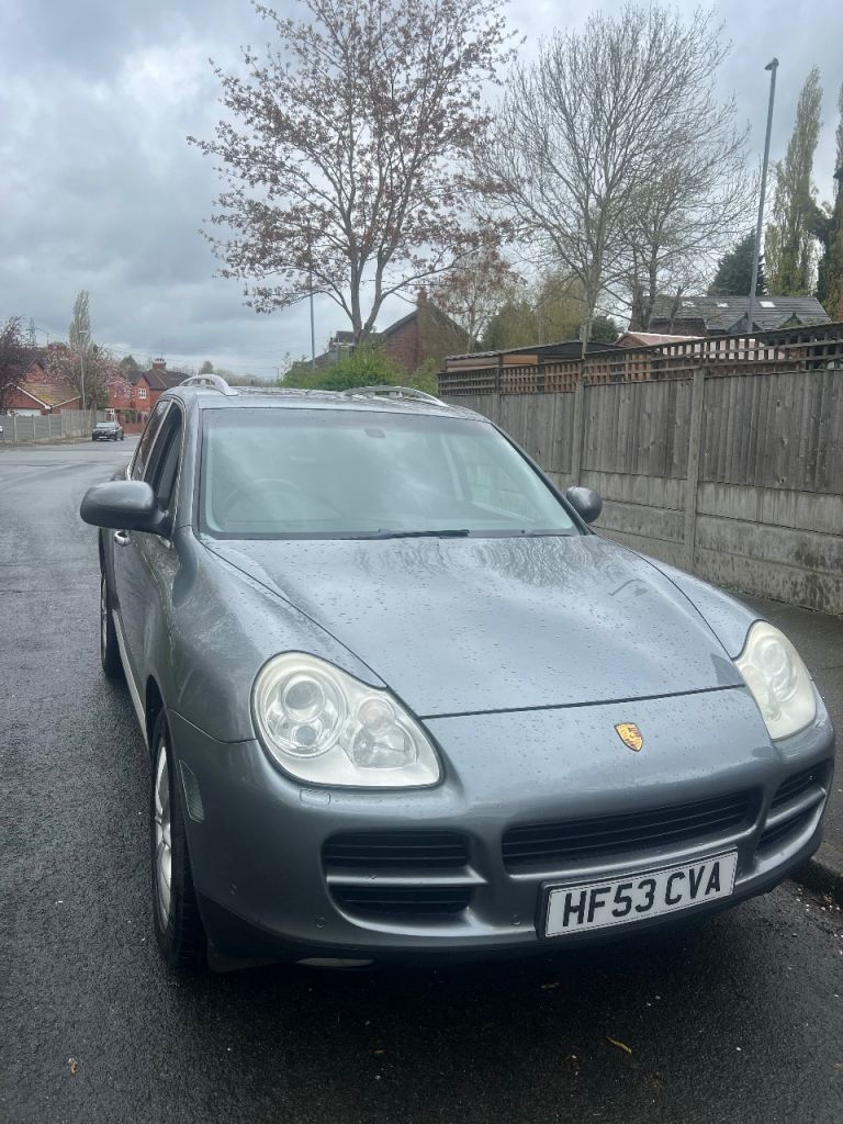 PORSCHE CAYENNE V6