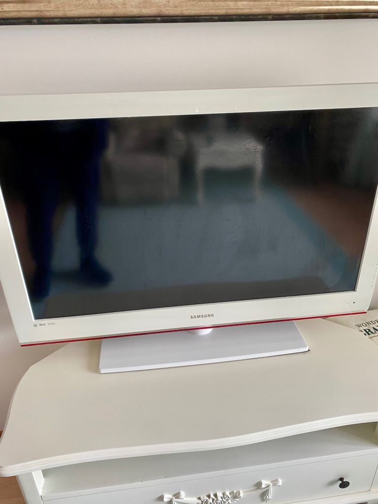 Tv white 