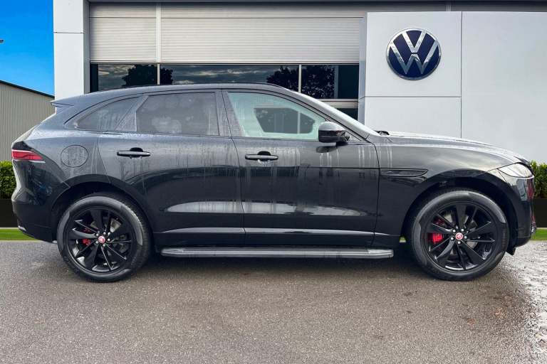 2023 Jaguar F-Pace 2.0 D200 MHEV R-Dynamic Black Auto AWD Euro 6 (s/s) 5dr SUV DIESEL Automatic
