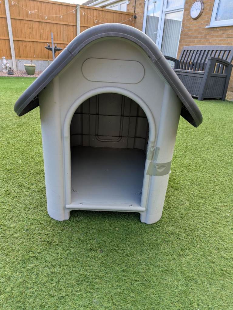 Plastic Dog/ Puppy kennel 