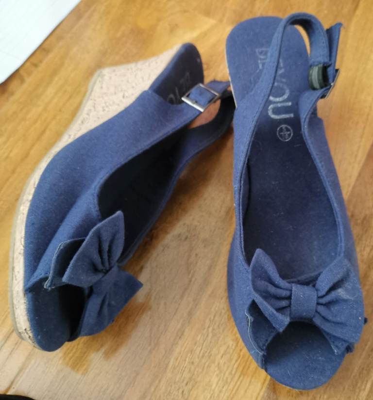 Deichmann Blue Wedge Sandals with Bow Detail – New - Size 5