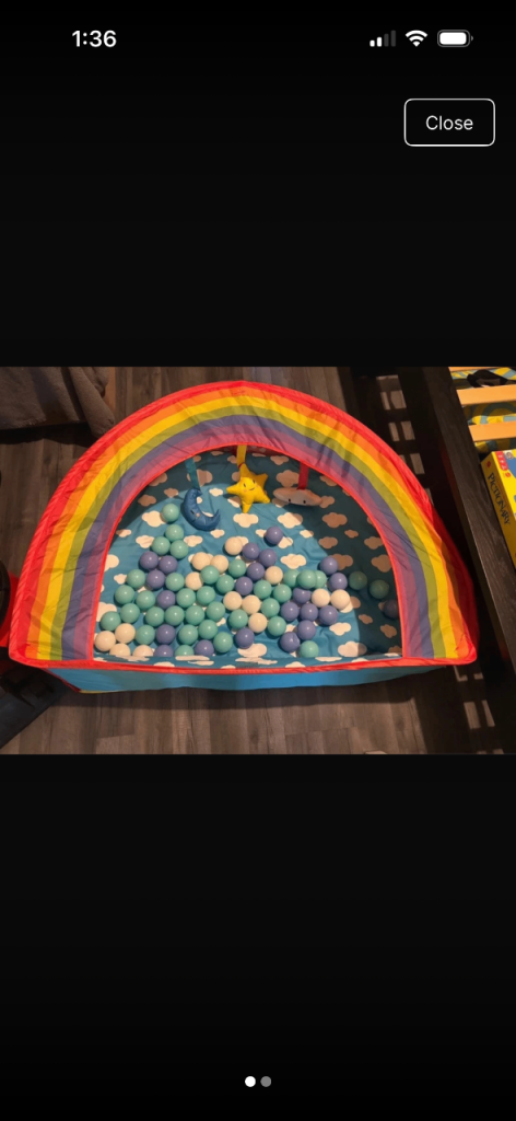 Baby ball pit