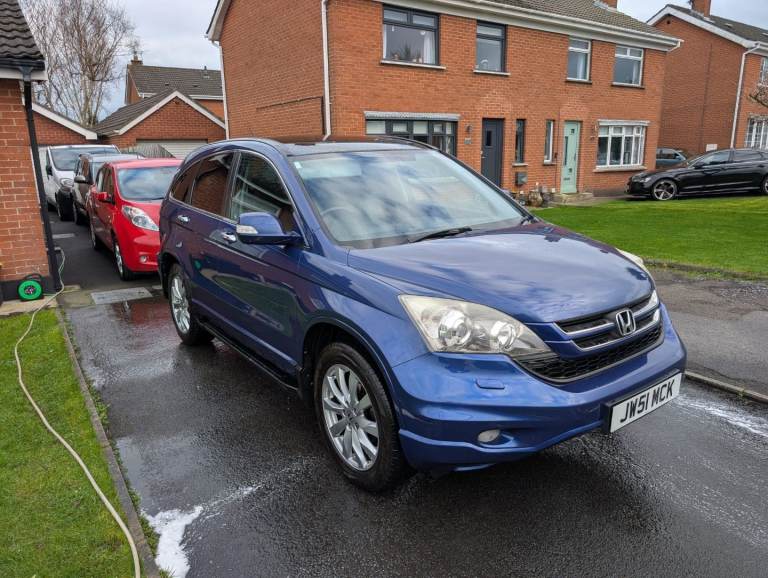 2010 Honda CR-V 2.2 i-DTEC EX Automatic 4x4, full year MOT, FSH, top of the range EX model