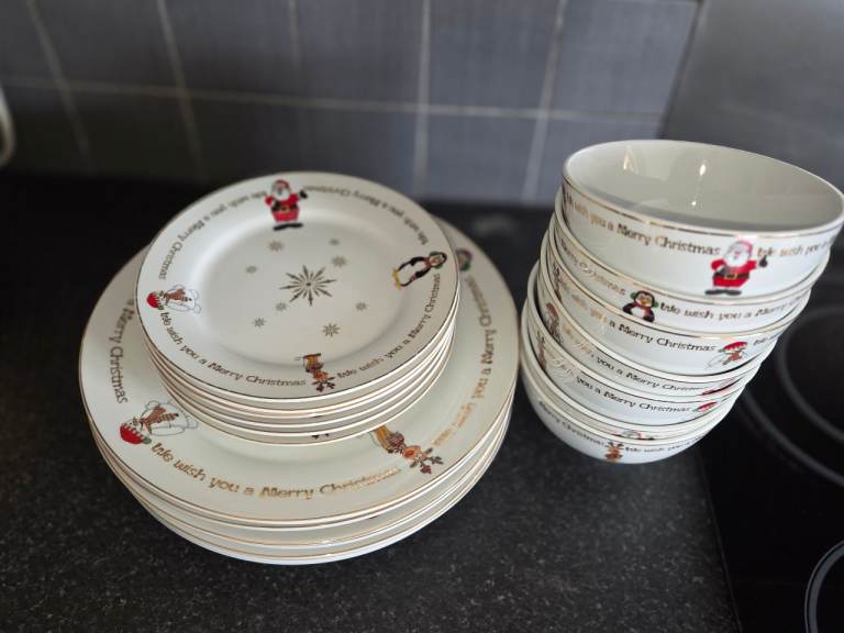 Christmas Dinner Set for 7
