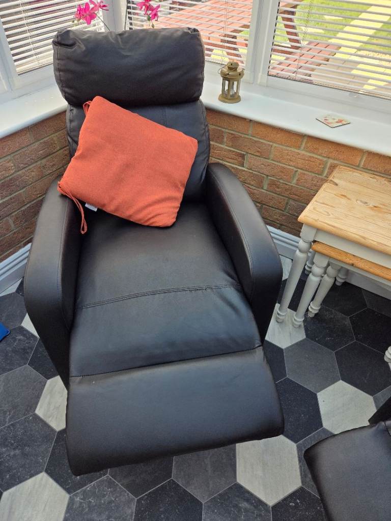 Black Recliner /Massage  Armchair – Good Condition