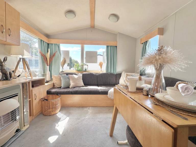 CHEAP STATIC CARAVAN IN NORFOLK - SITE FEES INCLUDED UNTIL 2028 - OPEN 11.5 MONTHS