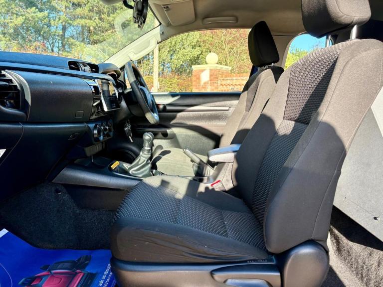 2018 Toyota Hilux / Navara / Ranger Active Extra Cab Pick Up 2.4 D-4D 4x4  PICK UP Diesel Manual