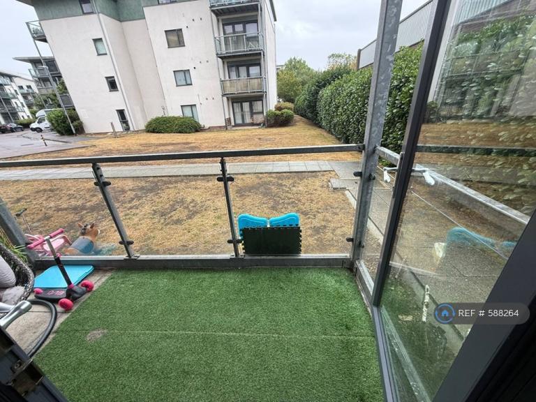 1 bedroom flat in Rollason Way, Brentwood, CM14 (1 bed) (#588264)
