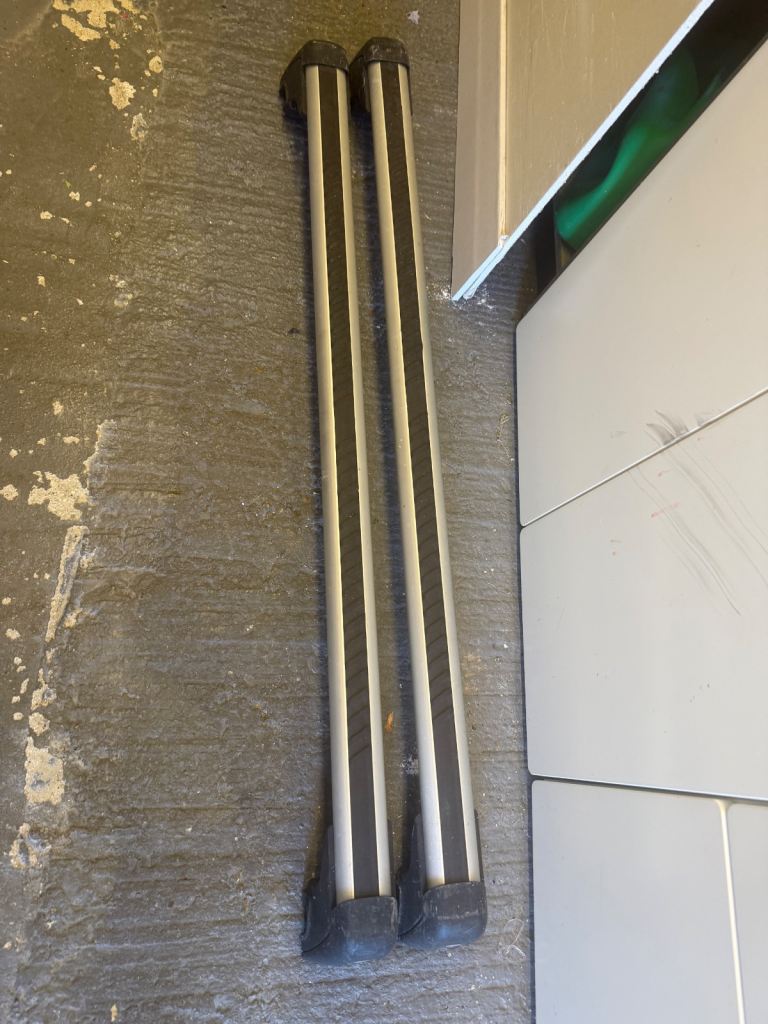 Mercedes Roof bars - good condition/ originals 