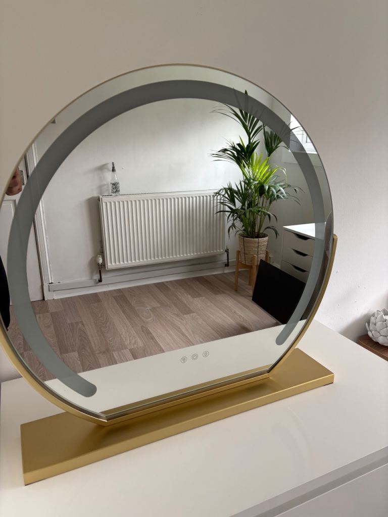 Gold Light-Up Dressing Table Mirror – As Good As New