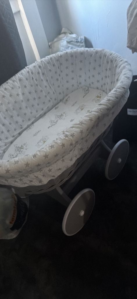 Baby’s Moses basket 