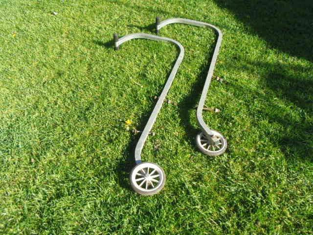 Ladder roof ridge hooks