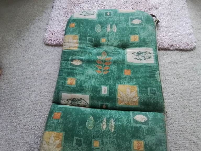 Sun Lounger Cushion Pad In Green/Coral Pattern 