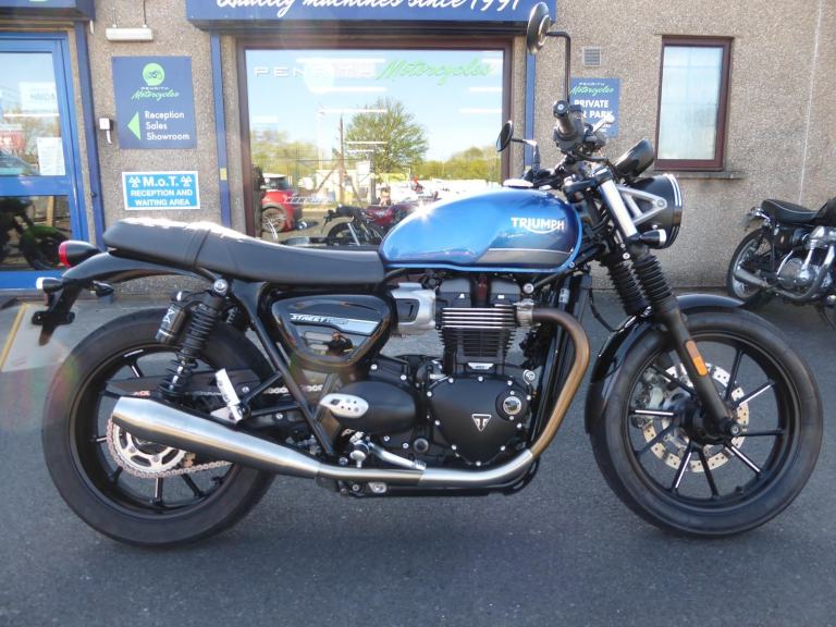 Triumph Bonneville Street Twin - 2021 - 11,409 Miles at Penrith Motorcycles 