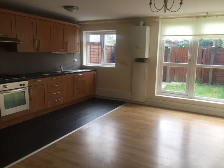 2 bed flat to rent 