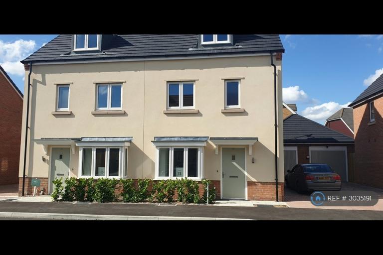 4 bedroom house in Century Lane, Slough, SL2 (4 bed) (#3035191)