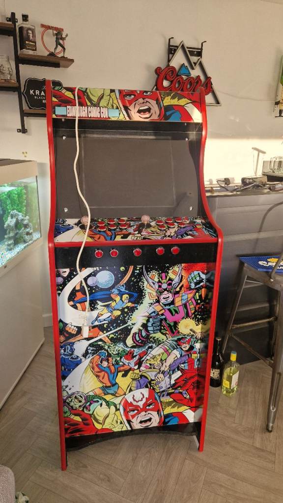 Arcade machine - hundreds of games!