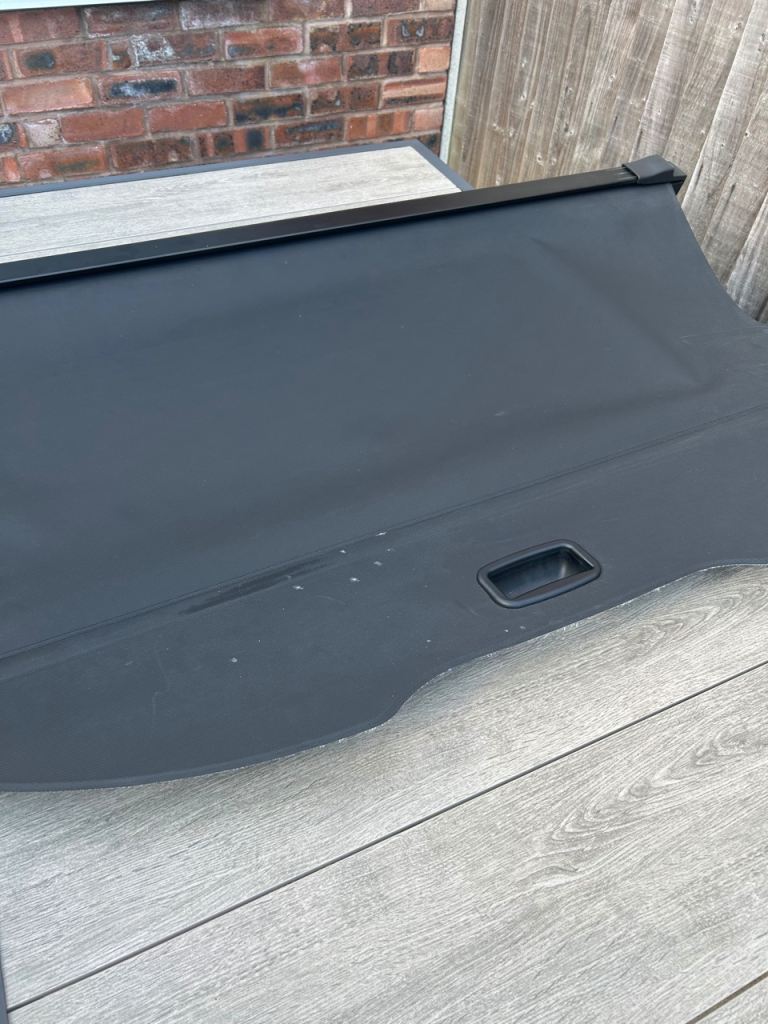 Ford SMax retractable parcel shelf