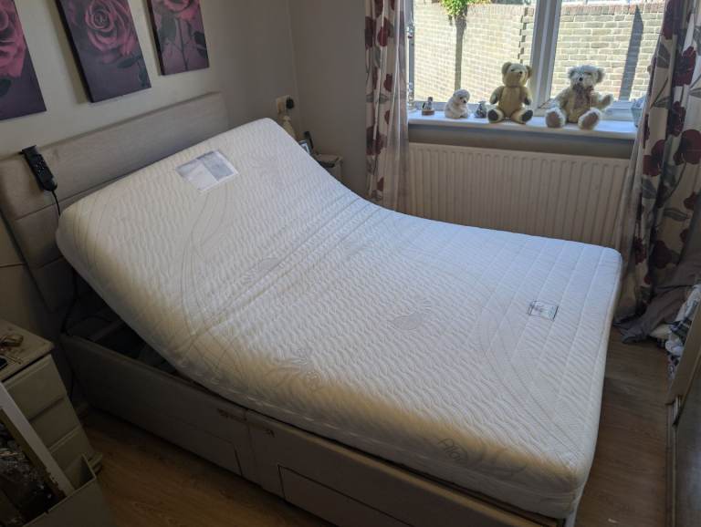 Large single, adjustable electric bed