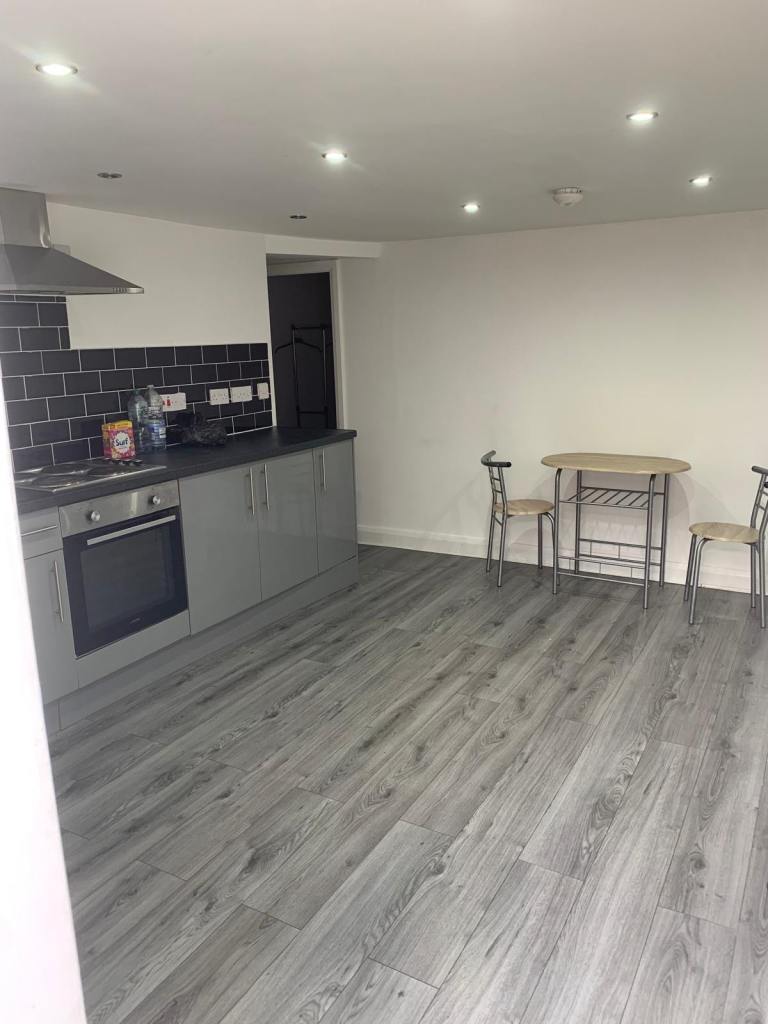 1 bedroom flat to rent in LS7
