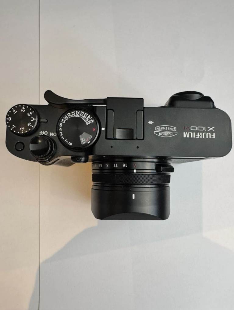 Fujifilm Fuji X100VI Black Digital Camera plus extras (Mint condition)