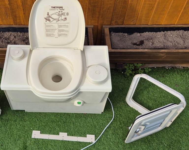 THETFORD PORTA POTTI toilet without cassette for camper caravan motorhome boat with 12V flush.