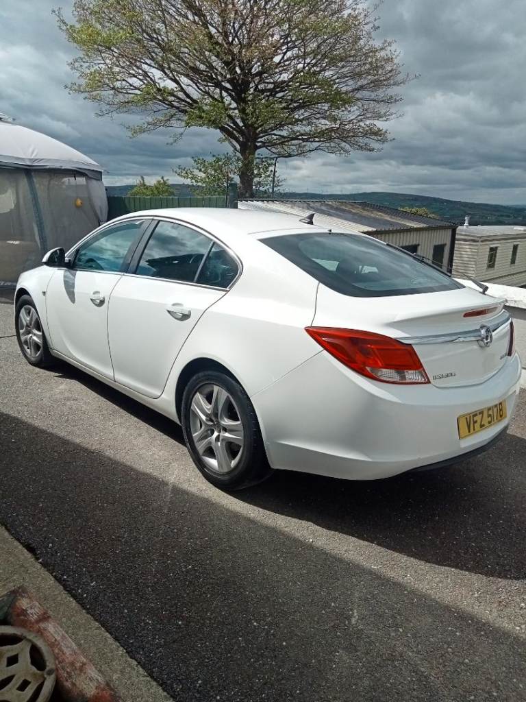 Vauxhall, INSIGNIA, Hatchback, 2011, Manual, 1956 (cc), 5 doors