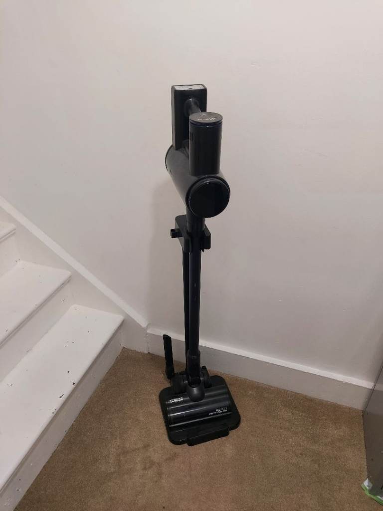 Hoover vacuum cleaner cordless rrp £129 delivery available 