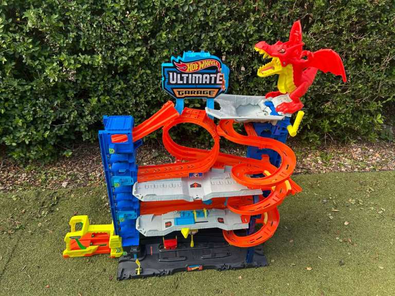 Hot Wheels City Let's Race Ultimate Garage Playset Dragon