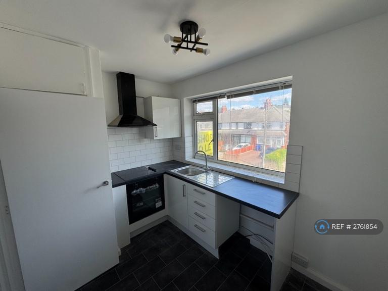 2 bedroom flat in Talke Pits, Stoke-On-Trent, ST7 (2 bed) (#2761854)