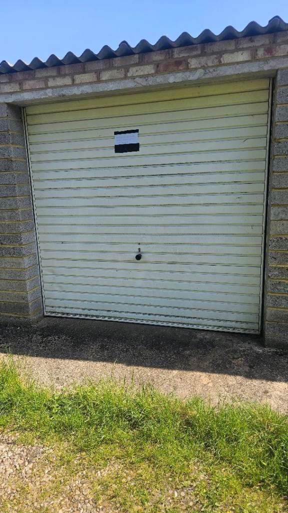 Single Garage No Electric