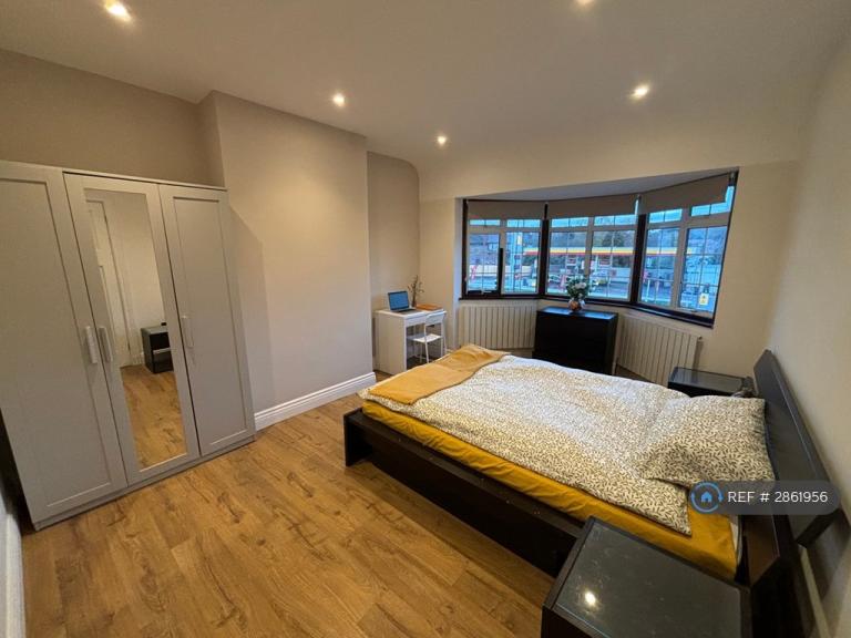 1 bedroom in Sidcup Road, London, SE9 (#2861956)