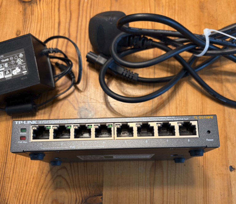 TP-Link 8-port Gigabit Smart switch with 4-port POE