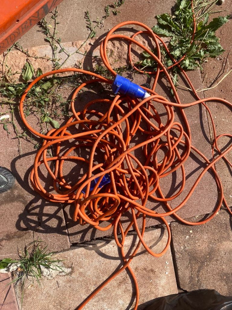 Heavy Duty Extension Cables and Hook Up Lead – Good Condition