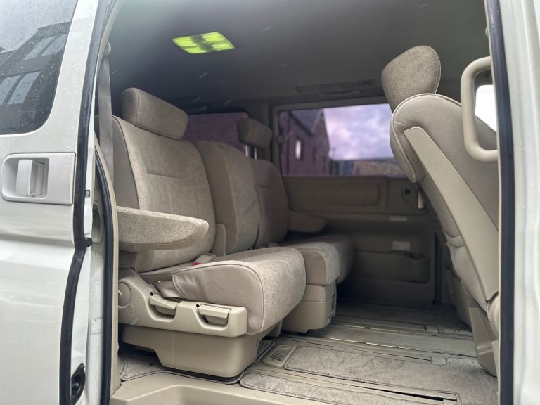 2004 Nissan Elgrand 8 Seater 3.5L Petrol