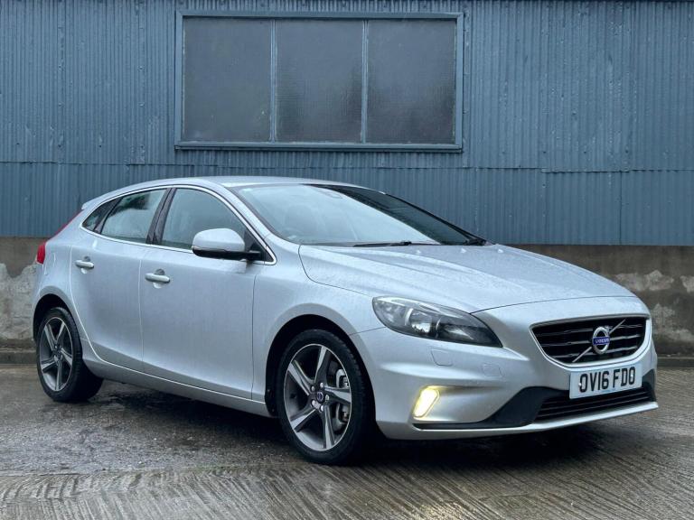 2016 Volvo V40 T2 [122] R DESIGN Nav 5dr Geartronic HATCHBACK PETROL Automatic