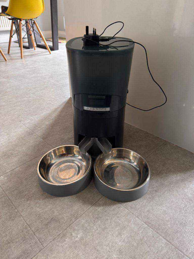 Cat Feeder